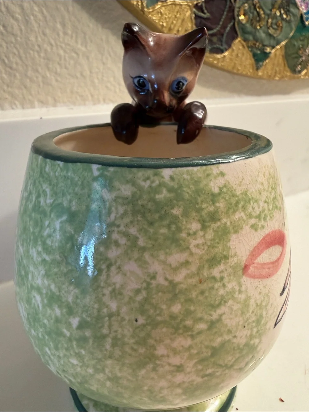 Vintage Siamese Cat on Cup